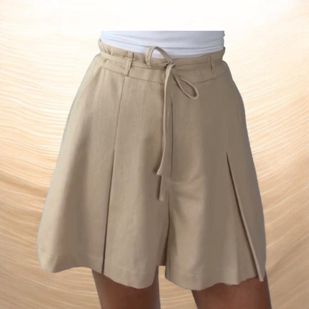 🆕 Mustard Seed High-Waist Pleated Shorts in Beige - L